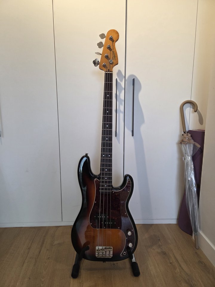 Fender Squier Classic Vibe 60s Precision Bass de segunda mano · Foto 4 de 5 · Gipuzkoa · 320 €