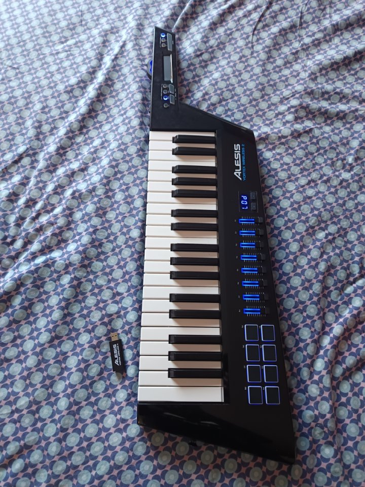 Keytar Alesis Vortex 2