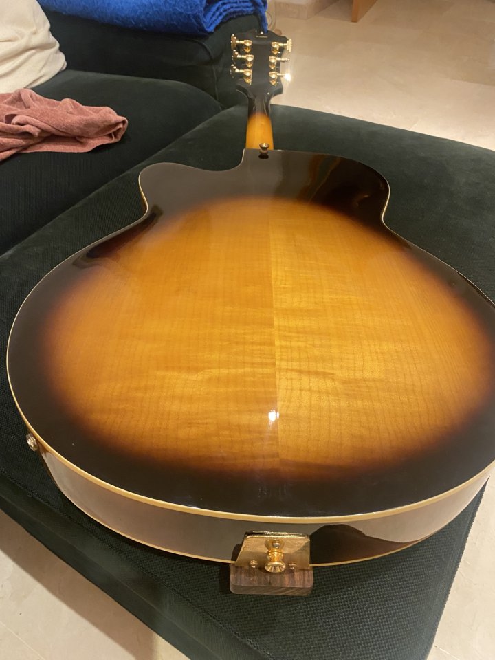 Guitarra de Jazz Peerless Monarch