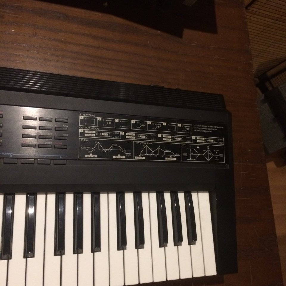 Sintetizador Roland D-50 de 1987, en perfecto estado