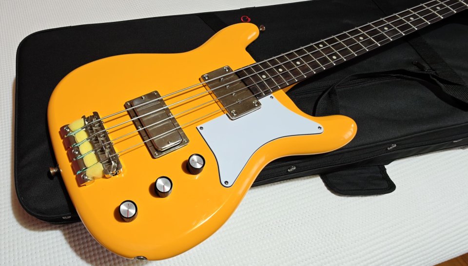 Epiphone Newport + estuche + flats + mute + cierres Dunlop Dual de segunda mano · Foto 9 de 9 · Lugo · 450 €