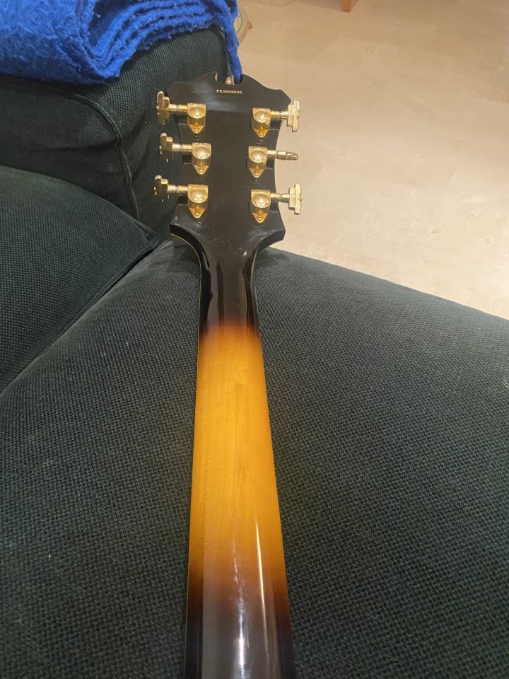 Guitarra de Jazz Peerless Monarch