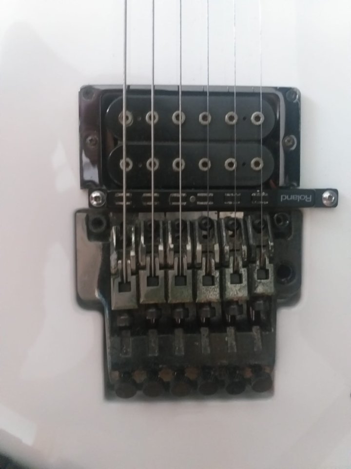 Ibanez JS1000 Japonesa + Sistema Roland MIDI Interno de segunda mano · Foto 6 de 10 · Bizkaia · 750 €
