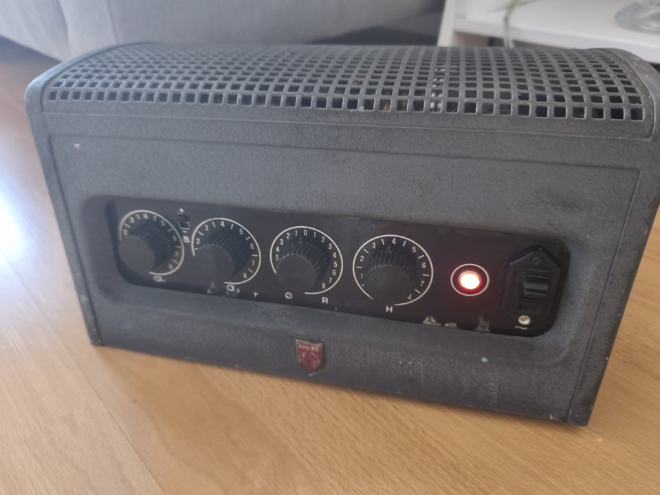Chollo: Philips EL6411 Vintage Tube Amp (Años 50) – ¡Revisado y con Válvulas Originales! Perfecta base mod de segunda mano · Foto 1 de 8 · Madrid · 140 €