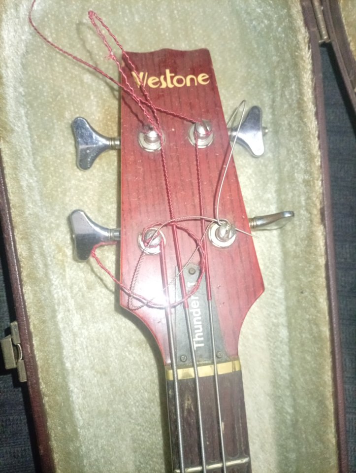 Bajo westone thunder i modelo pasivo