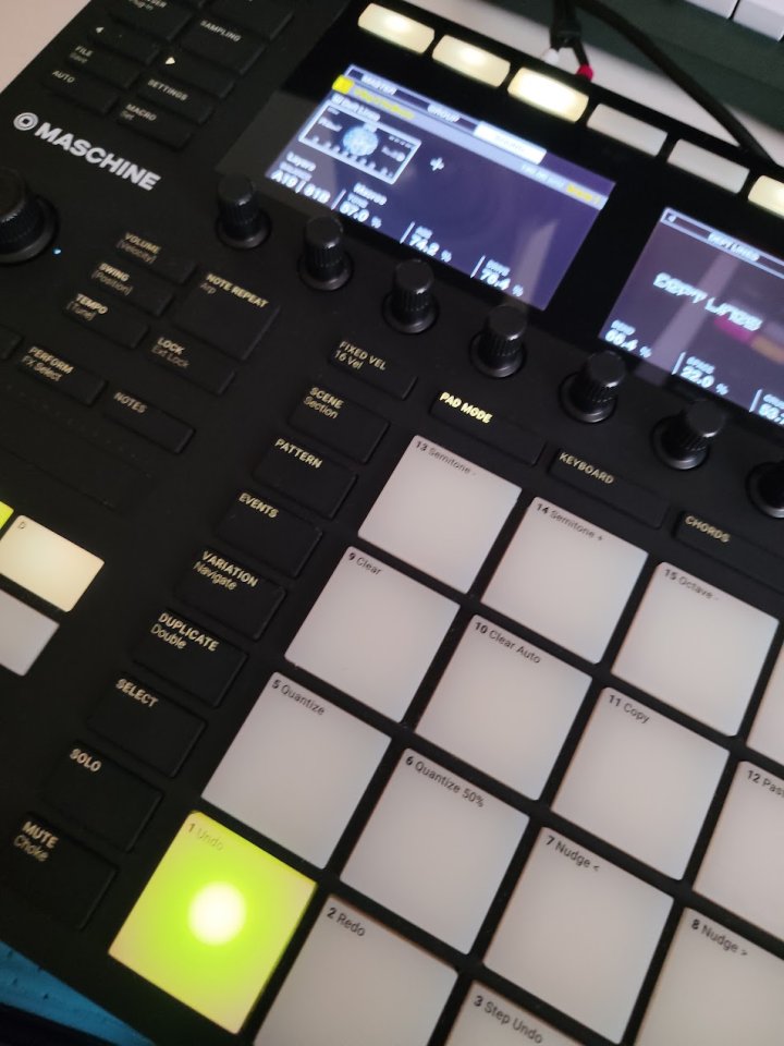 Native Instruments Maschine mk3 de segunda mano · Foto 3 de 4 · Alicante · 250 €