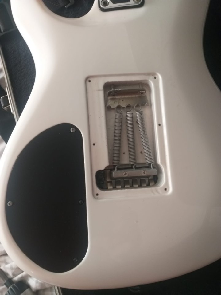 Ibanez JS1000 Japonesa + Sistema Roland MIDI Interno de segunda mano · Foto 7 de 10 · Bizkaia · 750 €