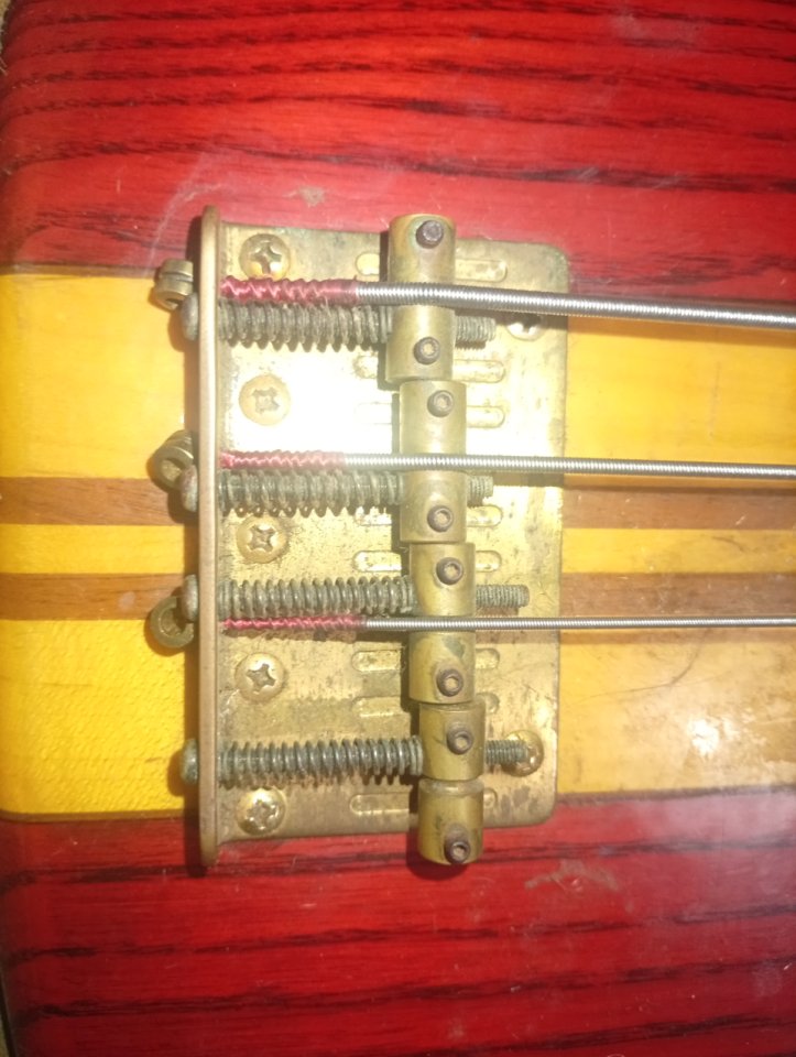 Bajo westone thunder i modelo pasivo