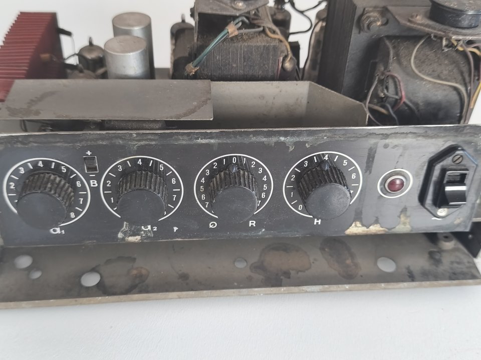 Chollo: Philips EL6411 Vintage Tube Amp (Años 50) – ¡Revisado y con Válvulas Originales! Perfecta base mod de segunda mano · Foto 4 de 8 · Madrid · 140 €