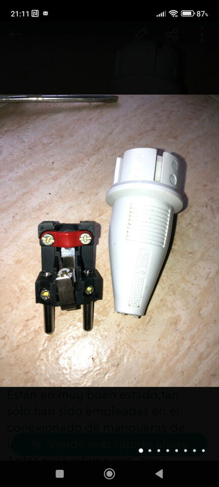 9 Clavijas eléctricas macho