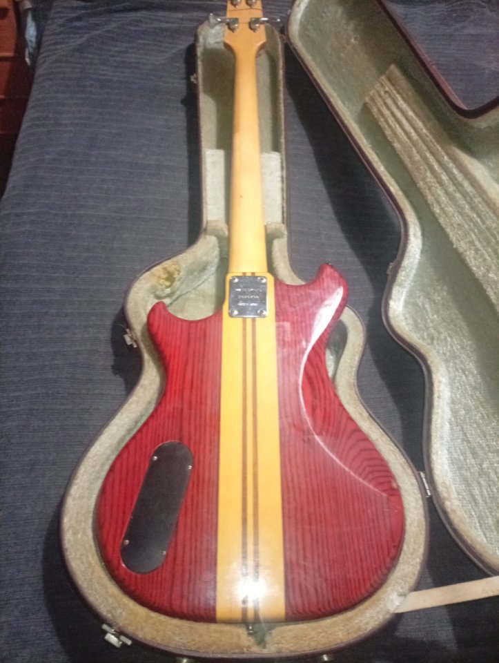 Bajo westone thunder i modelo pasivo