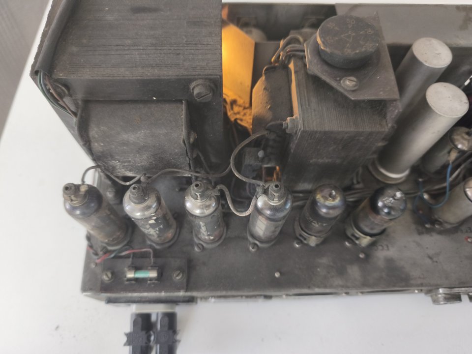 Chollo: Philips EL6411 Vintage Tube Amp (Años 50) – ¡Revisado y con Válvulas Originales! Perfecta base mod de segunda mano · Foto 7 de 8 · Madrid · 140 €