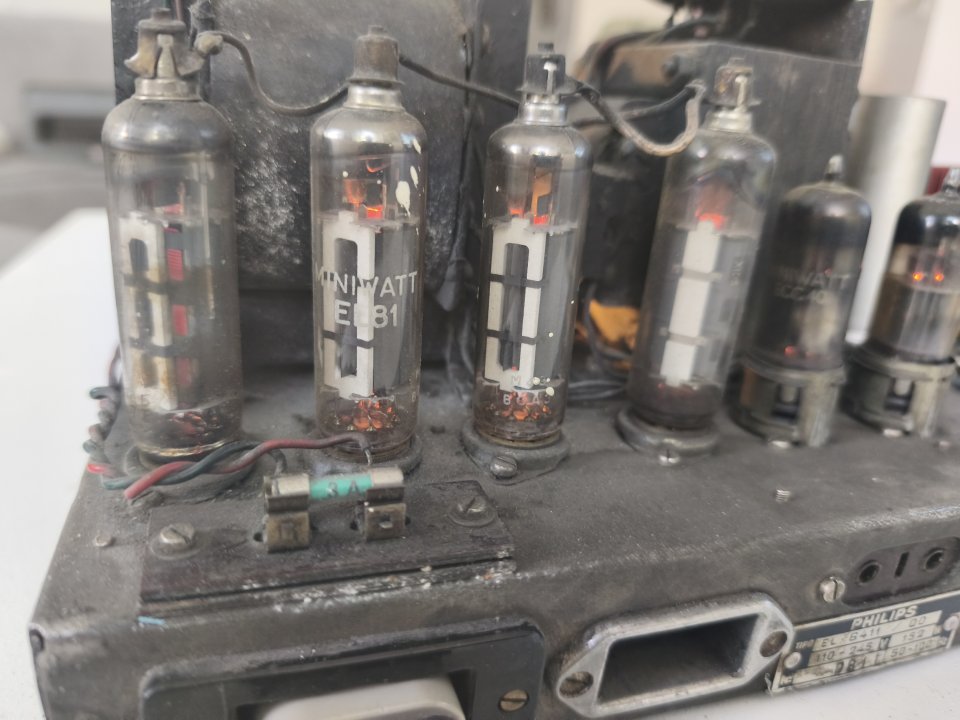 Chollo: Philips EL6411 Vintage Tube Amp (Años 50) – ¡Revisado y con Válvulas Originales! Perfecta base mod de segunda mano · Foto 8 de 8 · Madrid · 140 €