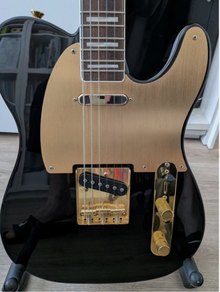 Squier Classic Vibe 40th Anniversary de segunda mano · Foto 2 de 9 · Madrid · 490 €
