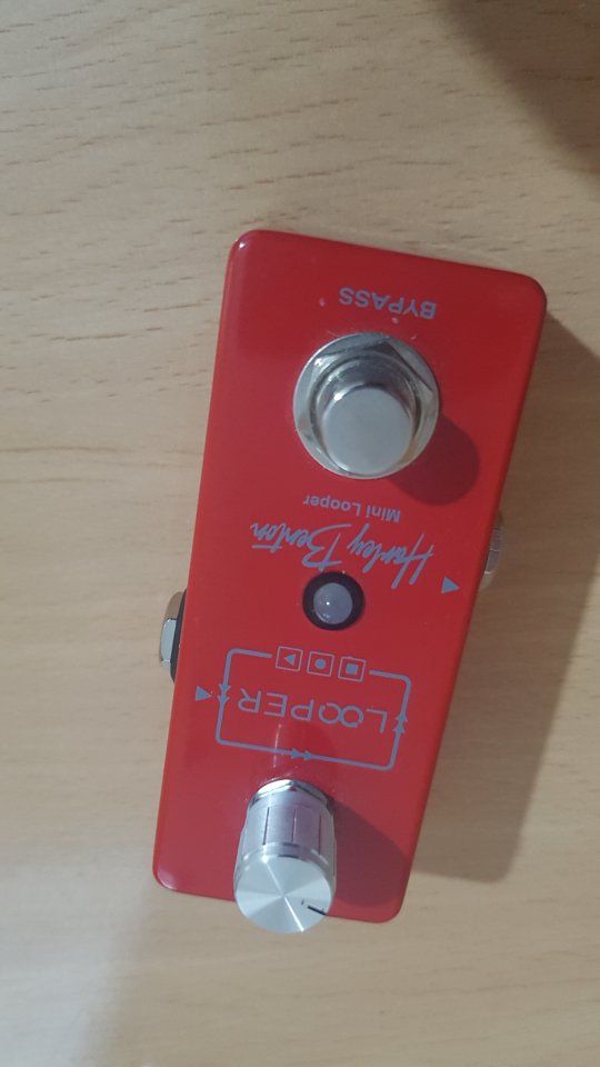 Harley Benton mini looper