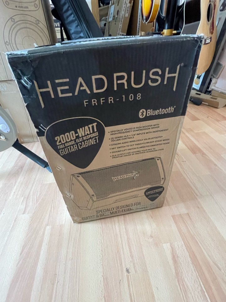 Pantalla Headrush FRFR 108 de segunda mano · Foto 1 de 2 · Madrid · 200 €