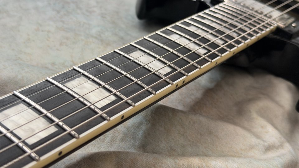 Epiphone SG Custom Modern Figured, Translucent Ebony Burst, Exclusive de segunda mano · Foto 8 de 10 · Burgos · 600 €