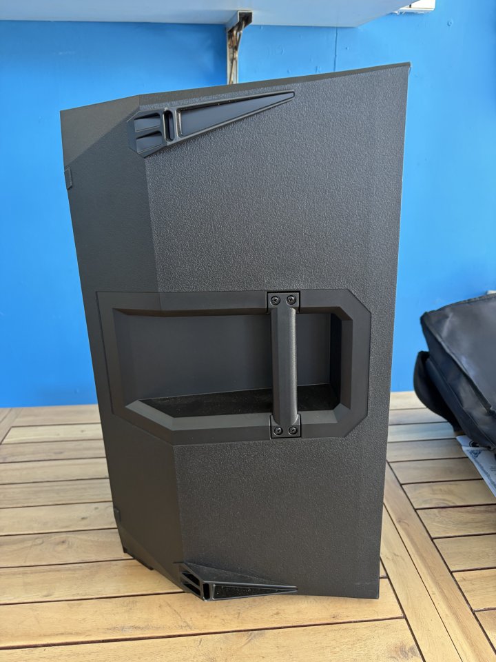 Altavoz Mackie Thump 212 XT - SIN ESTRENAR de segunda mano · Foto 5 de 9 · Valencia · 310 €