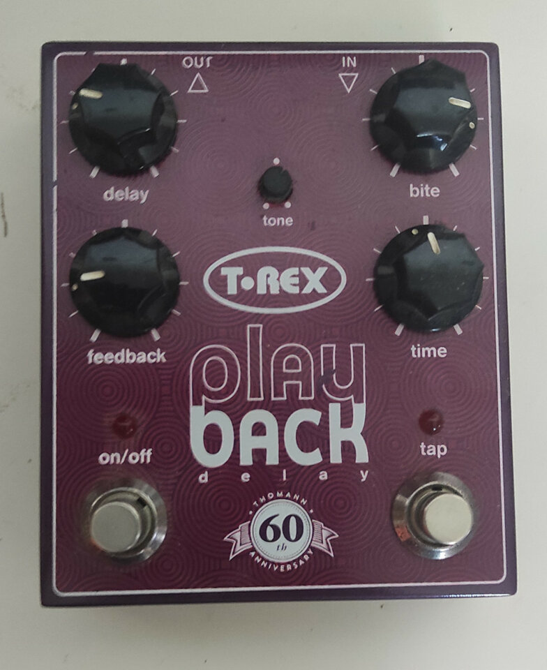 Set de Pedales de efectos más cables.