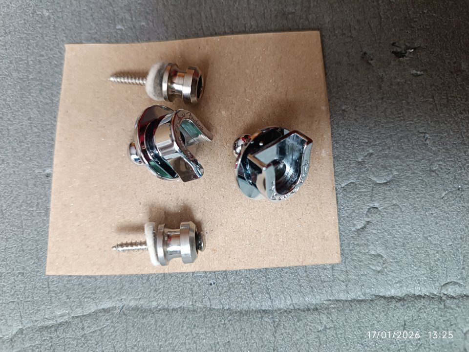 Enganches de seguridad Fender sin estrenar ( 2 JUEGOS )  --  VENDIDOS  --