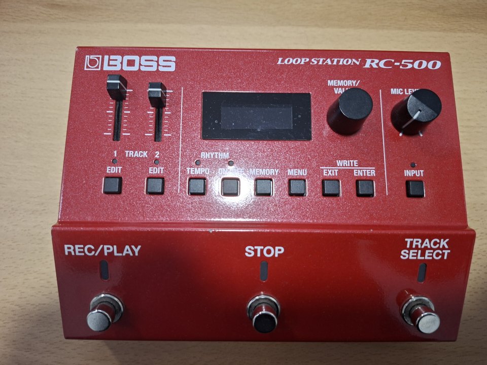 Orange Rocker 15 Terror + Pantalla Orange ppc 112 (negra) + Nux Cerberus + BOSS RC500 de segunda mano · Foto 5 de 5 · Alicante · 1200 €