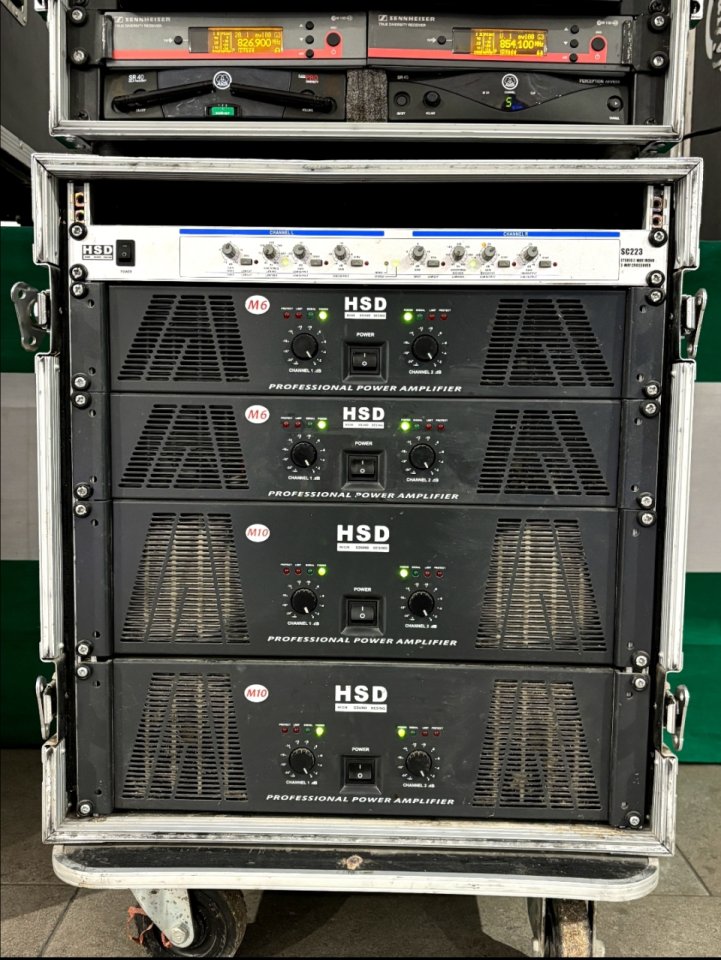 Equipo de sonido completo para directos de segunda mano · Foto 2 de 10 · Granada · 5000 €