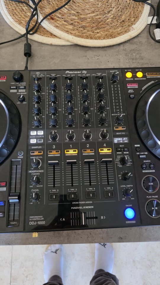 Pioneer DDJ-1000 de segunda mano · Foto 3 de 4 · Toledo · 900 €