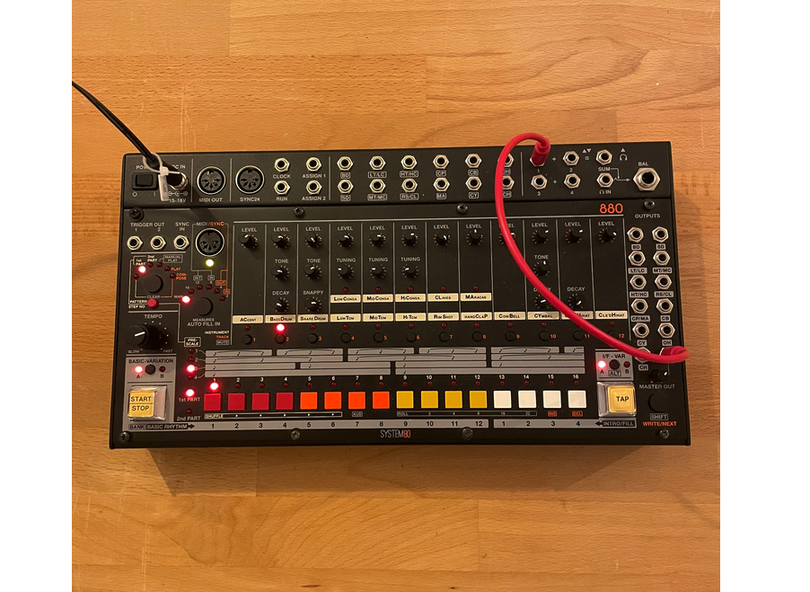 System 88 880 Eurorack + Desktop Enclosure TR-808 clone de segunda mano · Foto 1 de 2 · Málaga · 1100 €