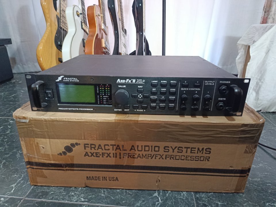 ENVIO INCLUIDO AXE FX II XL + (con caja original, manual y cable USB) de segunda mano · Jaén · 1050 €
