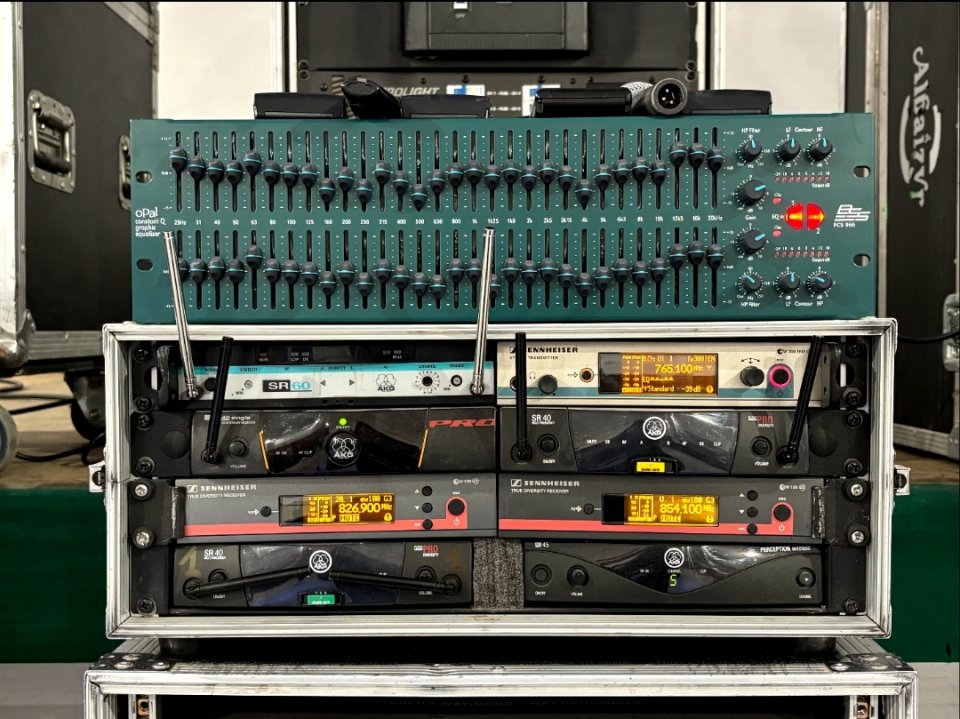 Equipo de sonido completo para directos de segunda mano · Foto 6 de 10 · Granada · 5000 €