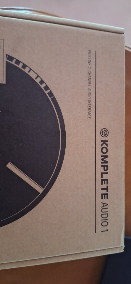 Native Instruments Komplete Audio 1 de segunda mano · Foto 1 de 5 · Málaga · 50 €