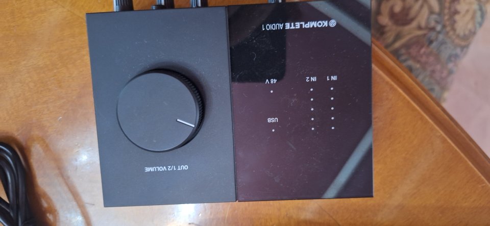 Native Instruments Komplete Audio 1 de segunda mano · Foto 2 de 5 · Málaga · 50 €