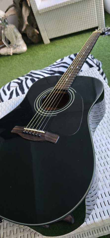 Guitarra Acústica Fender de segunda mano · Foto 3 de 10 · Madrid · 110 €