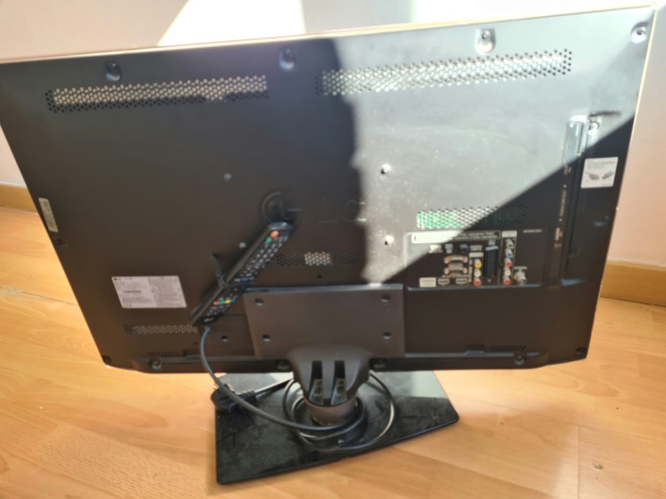 TV LED LG 32LV2500 32 pulgadas de segunda mano · Foto 2 de 2 · Madrid