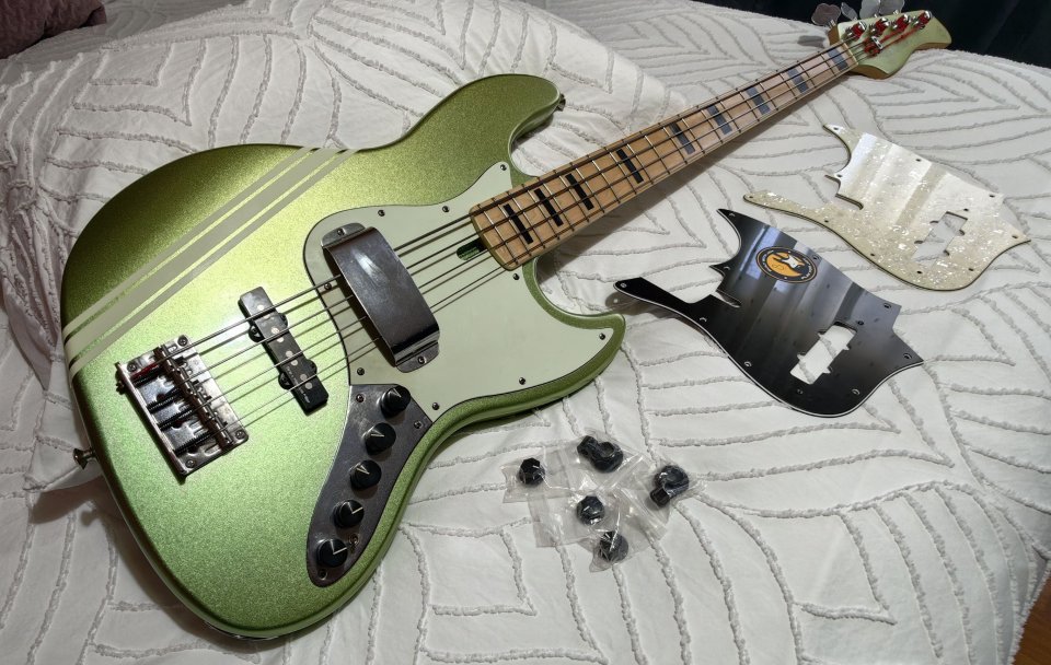 Sire Marcus Miller V7 Swamp Ash SG MUY MEJORADO