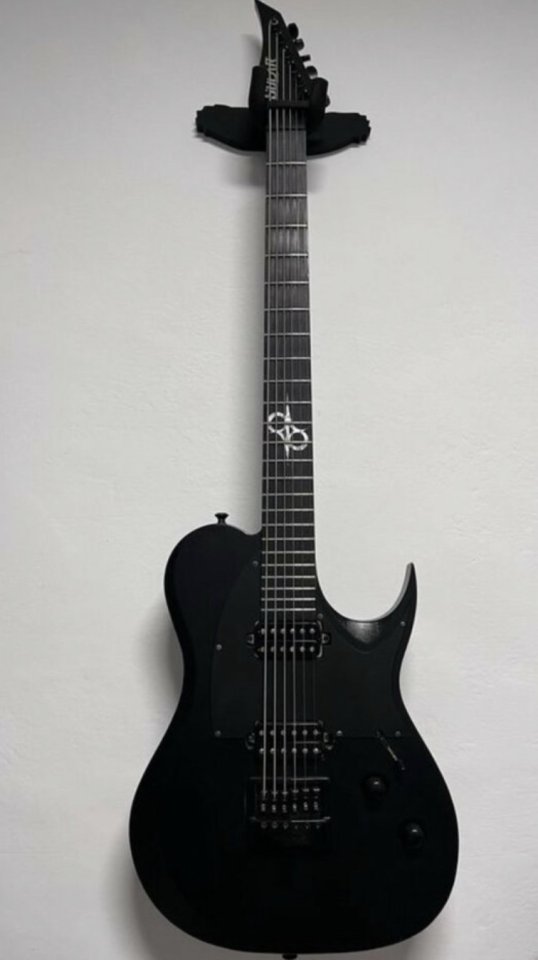 Guitarra Solar con Evertune y pastillas Bare Knuckle