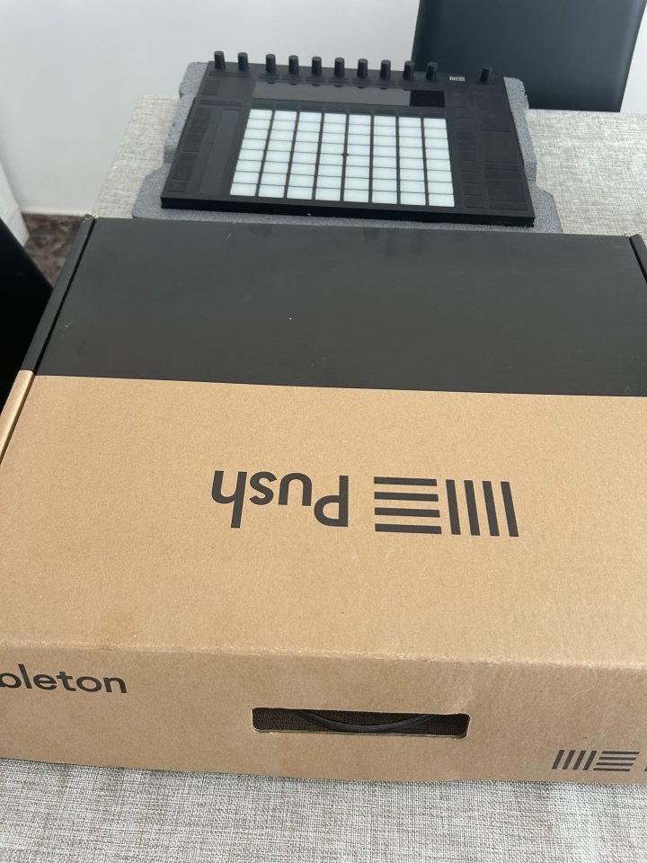 Ableton Push 2 de segunda mano · Foto 3 de 3 · Valencia · 320 €