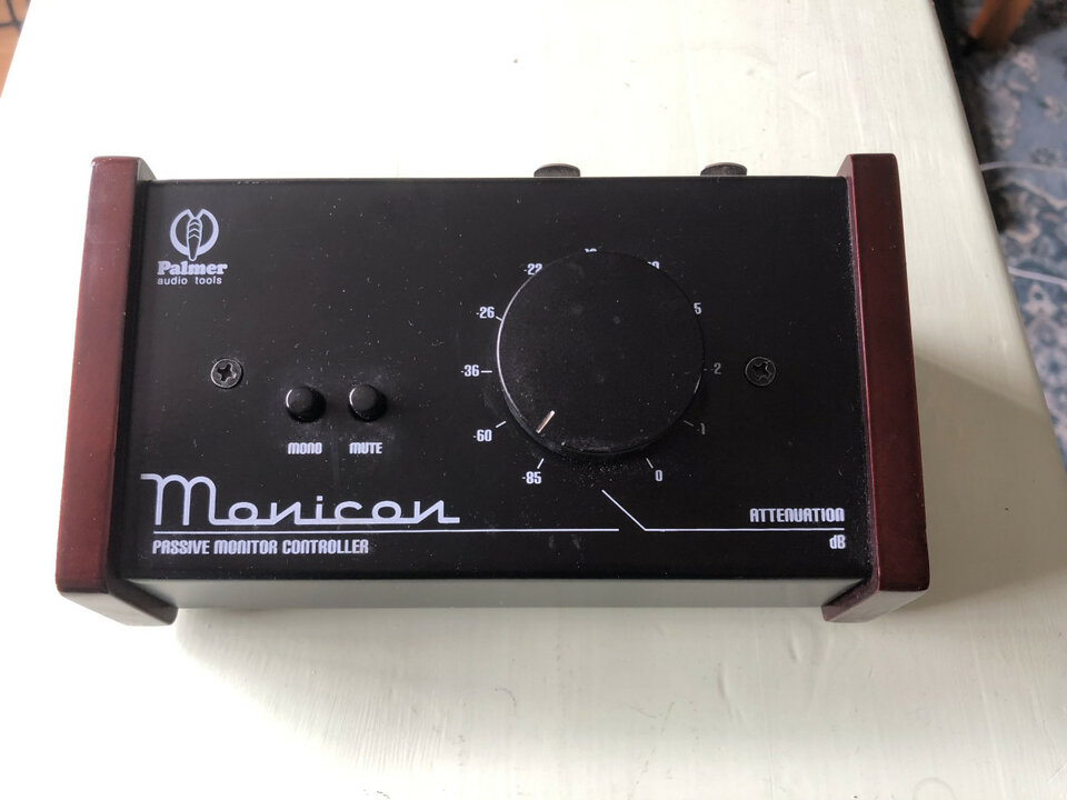 Controlador de monitores Palmer Monicon