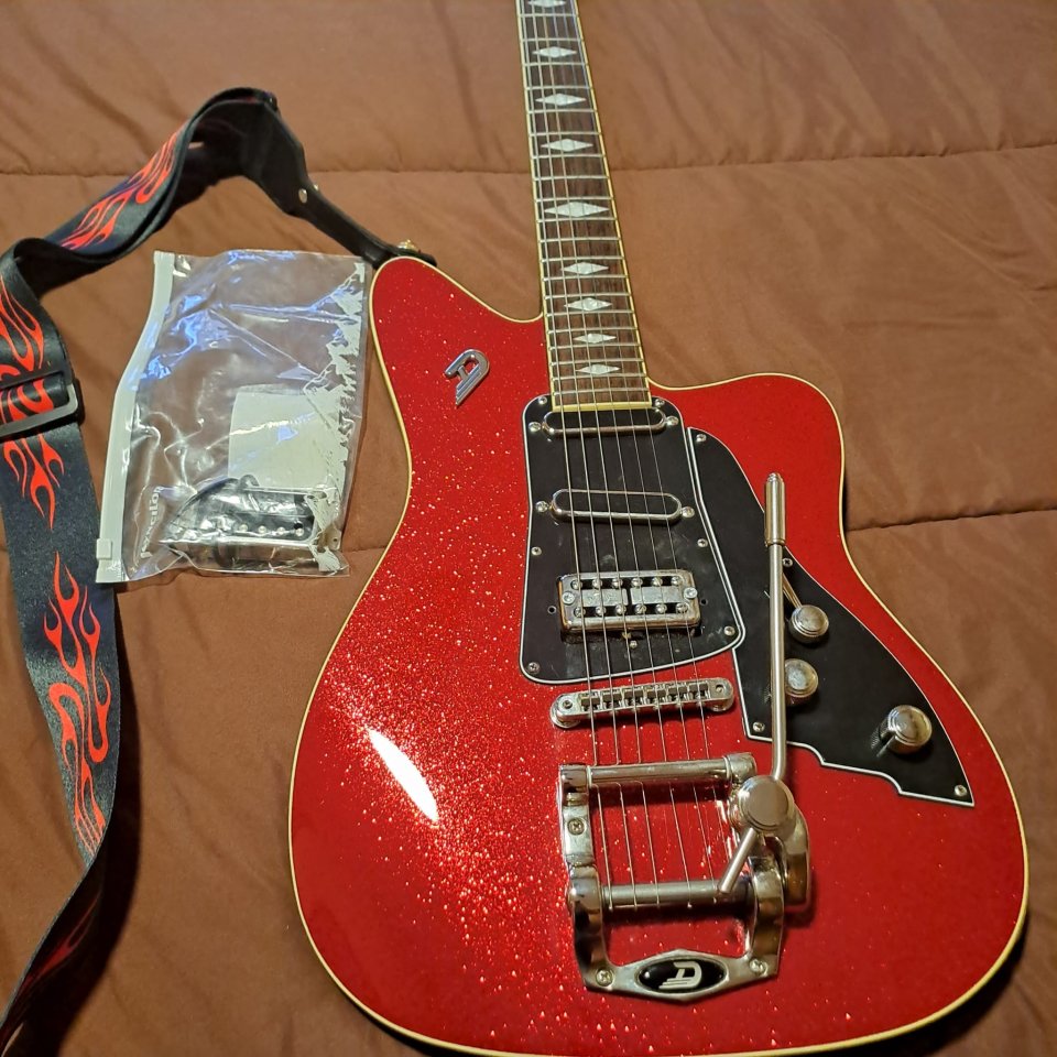 Duesenberg Paloma Red Sparkle de segunda mano · Foto 2 de 5 · Toledo · 2075 €