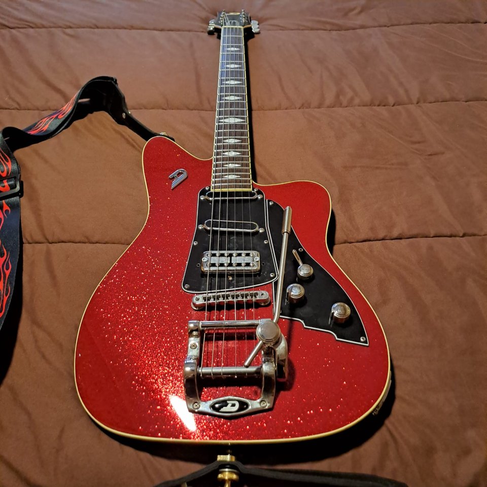 Duesenberg Paloma Red Sparkle de segunda mano · Foto 3 de 5 · Toledo · 2075 €