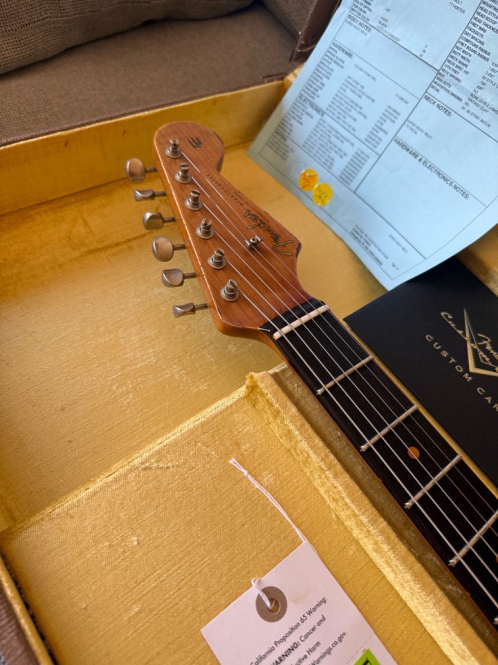 Fender 1960 Stratocaster Roasted Super Heavy Relic Limited Edition 2024 - Black over 2T sunburst Ron Ellis Pickups de segunda mano · Foto 4 de 9 · Madrid · 4650 €