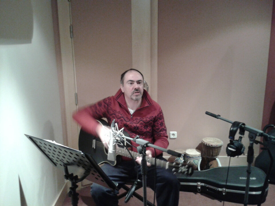 Clases de guitarra a todos los niveles, presenciales o por internet, 45 años de experiencia