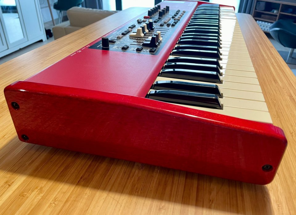 Nord Electro 4D 61 con funda de segunda mano · Foto 3 de 7 · Barcelona · 940 €