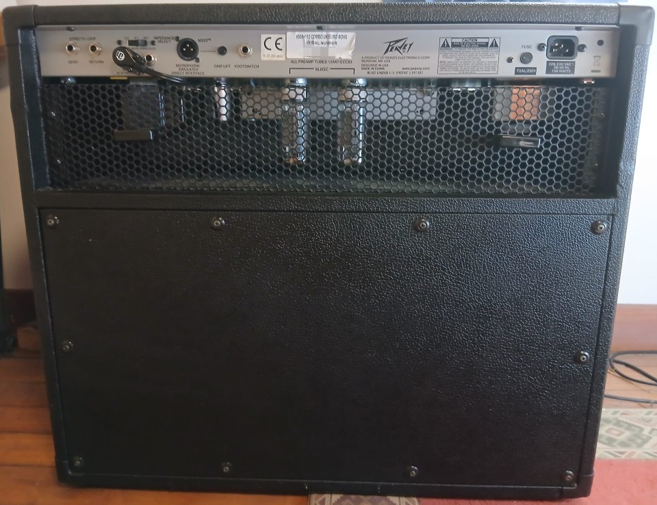 Peavey 6505+ 112 Combo Amplificador Guitarra + V30 de segunda mano · Foto 2 de 7 · Bizkaia · 400 €