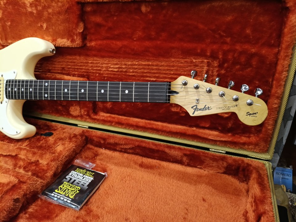 Fender Stratocaster MIJ Squier Series ( Black Label ) 1995. de segunda mano · Foto 5 de 10 · Barcelona · 800 €