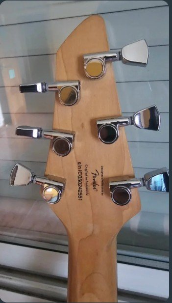 Squier M80 de segunda mano · Foto 3 de 3 · Cáceres · 220 €