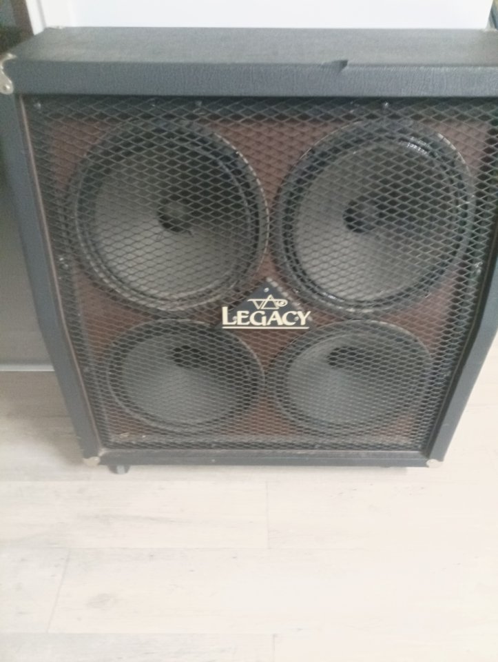 Pantalla carvin legacy 4x12 de segunda mano · Foto 1 de 3 · Tarragona · 300 €