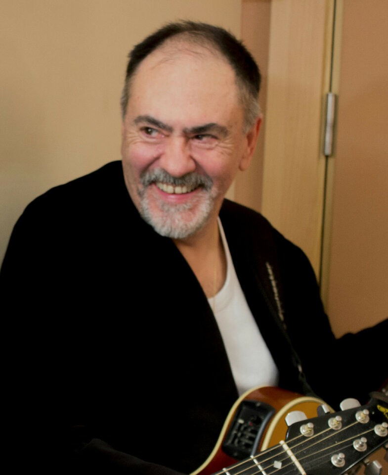 Clases de guitarra a todos los niveles, presenciales o por internet, 45 años de experiencia