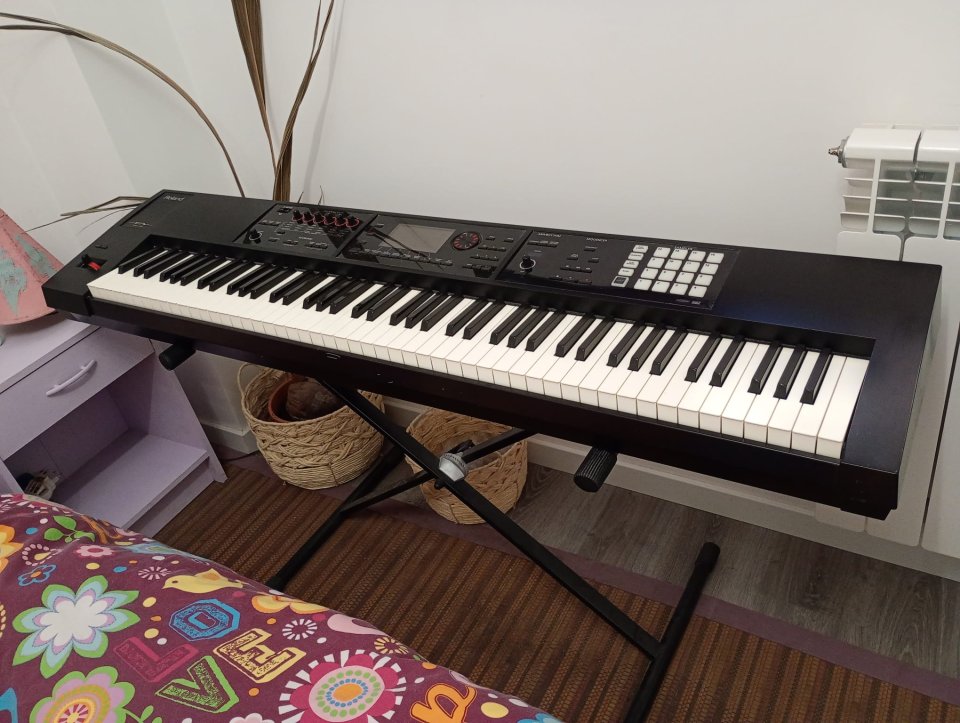 Roland FA 08 Workstation