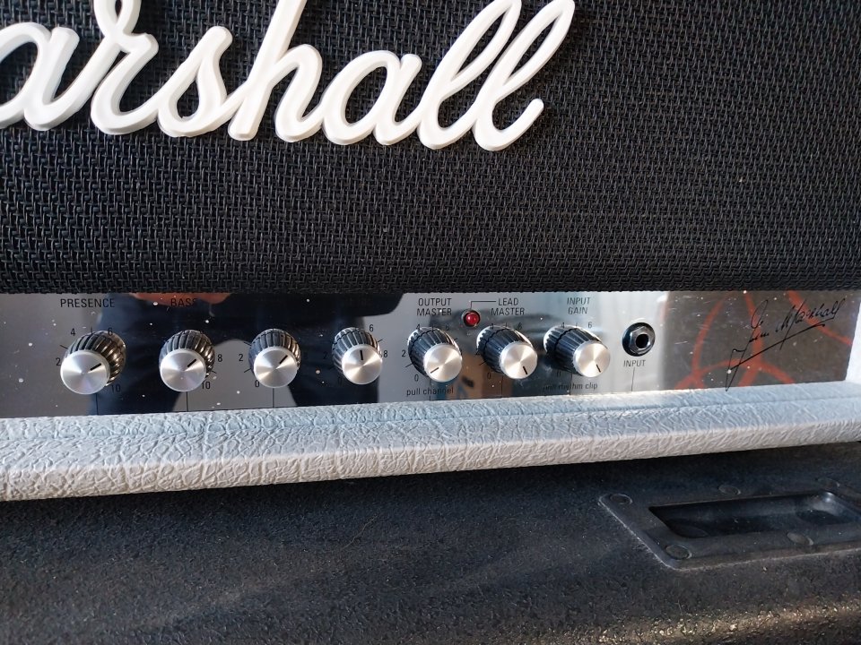 O vendo cabezal Marshall Silver Jubilee